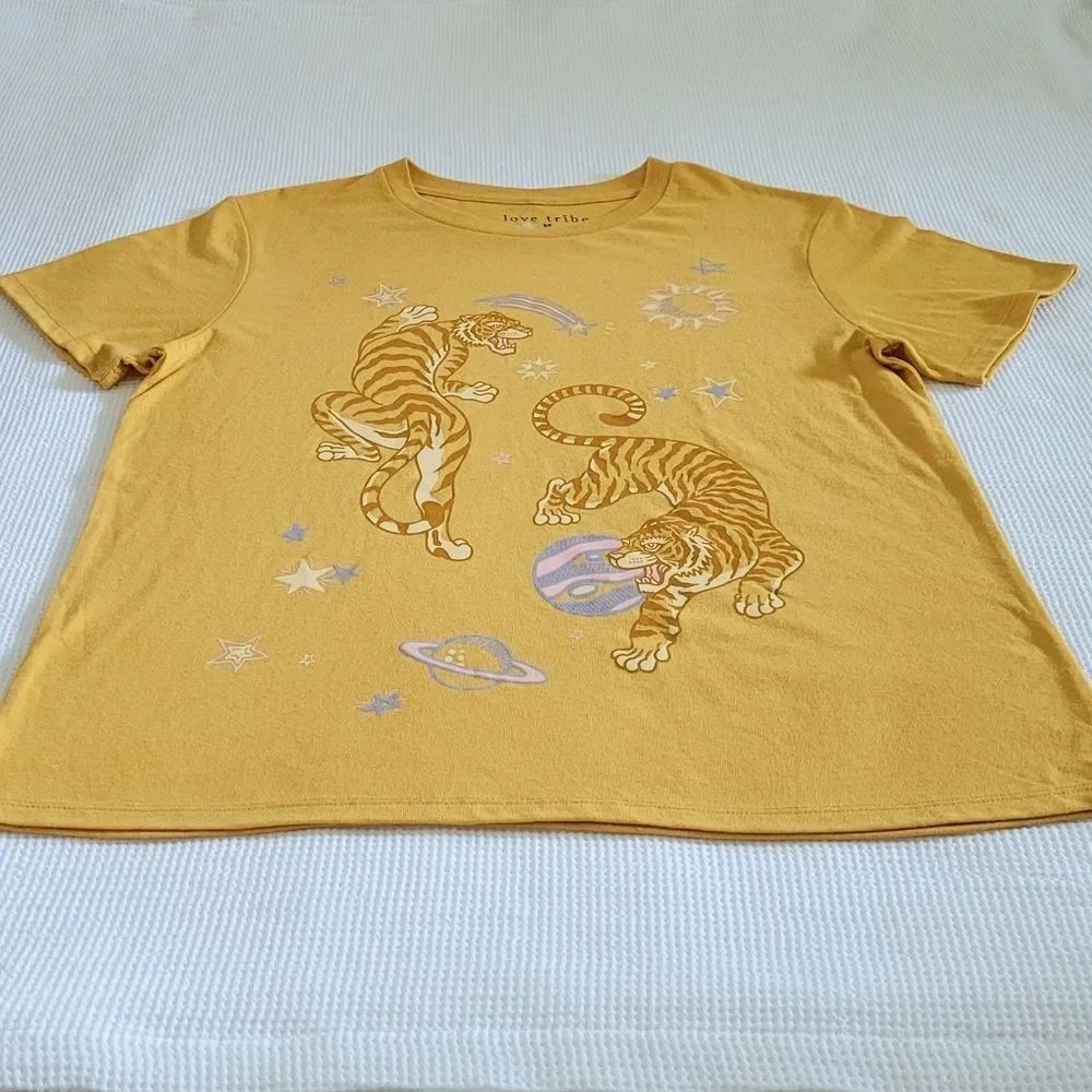 love♥️ tribe Cosmic🌌 Tiger🐅 Graphic Tee👕 - NWOT - Picture 8 of 10